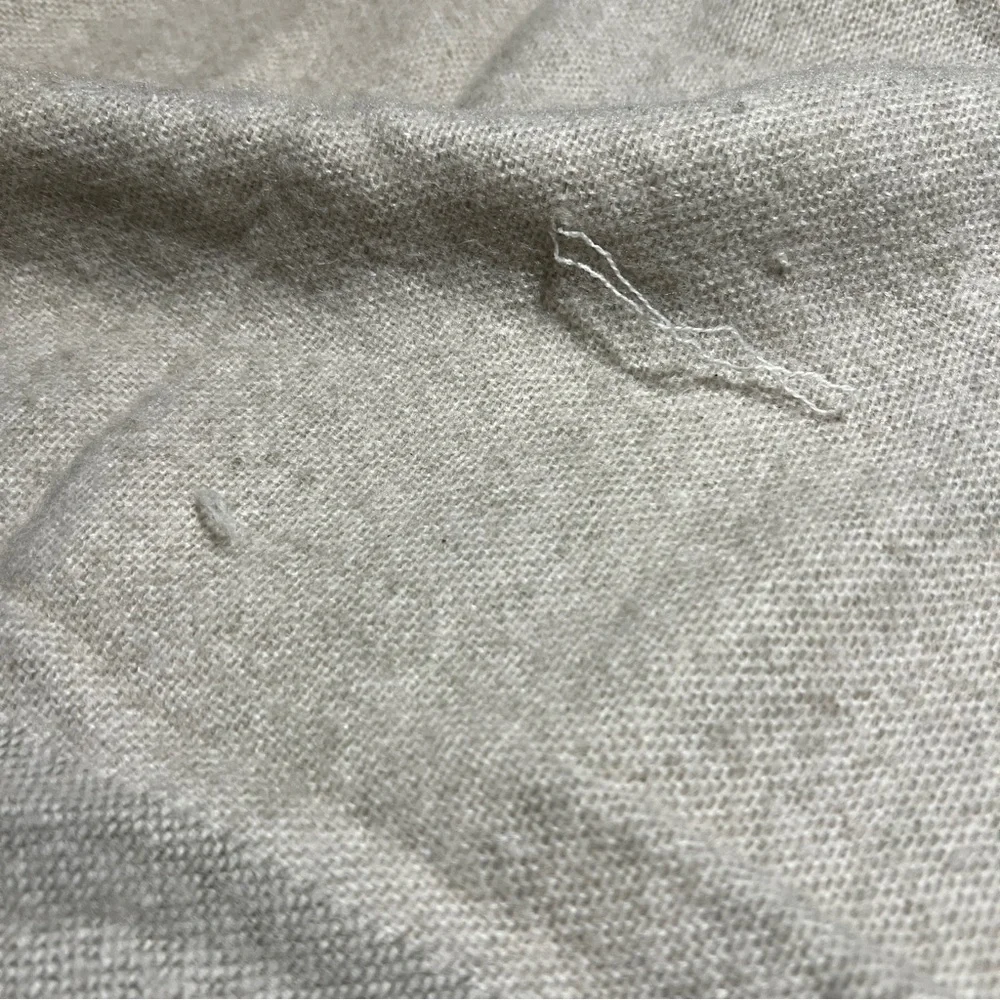 Victoria Secret Throw Blanket - Picture 13 of 15